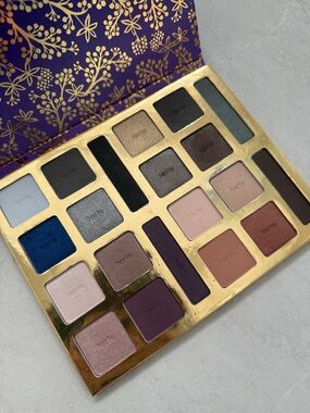 Tarte Amazonian Clay Eyeshadow Palette